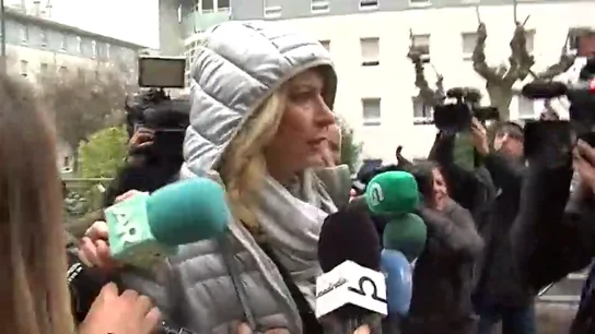 La madre de Diana Quer abandona el juicio enfadada con su exmarido: "¡No tengo nada de información!" La madre de Diana Quer abandona el juicio enfadada con su exmarido: "¡No tengo nada de información!"