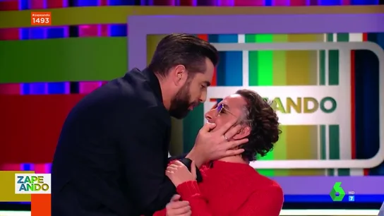 Josie y Dani Mateo protagonizan la despedida más inesperada de la historia de Zapeando Josie y Dani Mateo protagonizan la despedida más inesperada de la historia de Zapeando