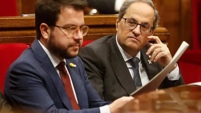 Pere Aragonés y Quim Torra en el Parlament catalán