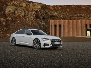 Audi A6 55 TFSIe quattro Audi A6 55 TFSIe quattro