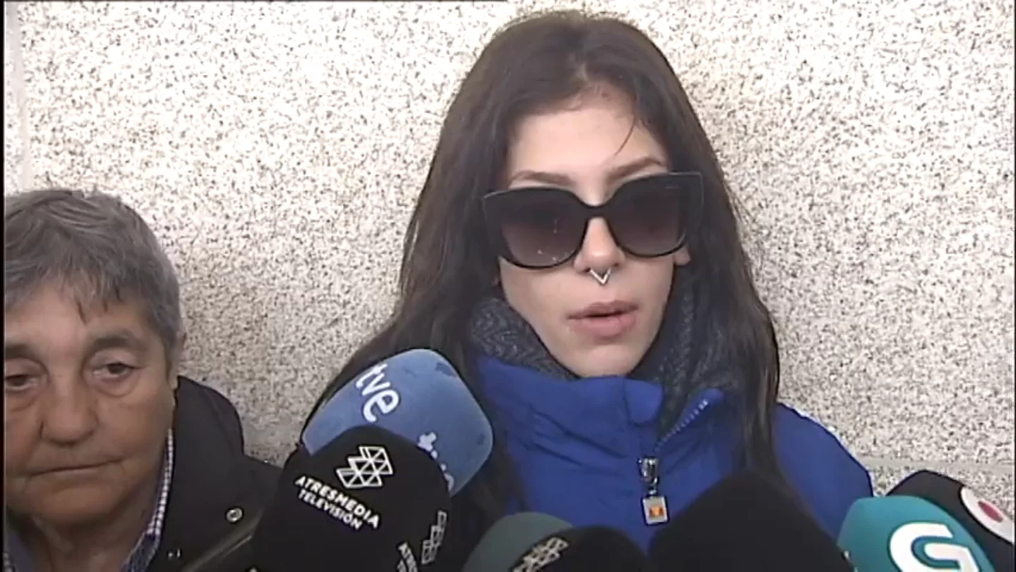 El enfado de la hermana de Diana Quer por el que ha abandonado el juicio: "Me parece una falta de respeto" El enfado de la hermana de Diana Quer por el que ha abandonado el juicio: "Me parece una falta de respeto"