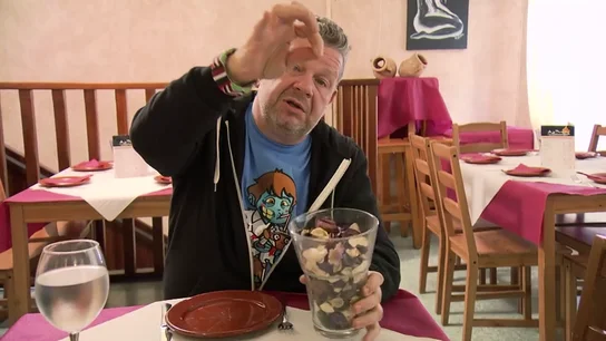 La primera impresión de Chicote en A la parrilla: "Tiene pelos aquí, que ya es poco agradable" La primera impresión de Chicote en A la parrilla: "Tiene pelos aquí, que ya es poco agradable"