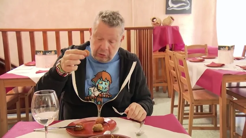 Las croquetas a prueba de bombas de 'A la parrilla' que sorprenden a Chicote: "¡No se rompe! ¡Es indestructible!"