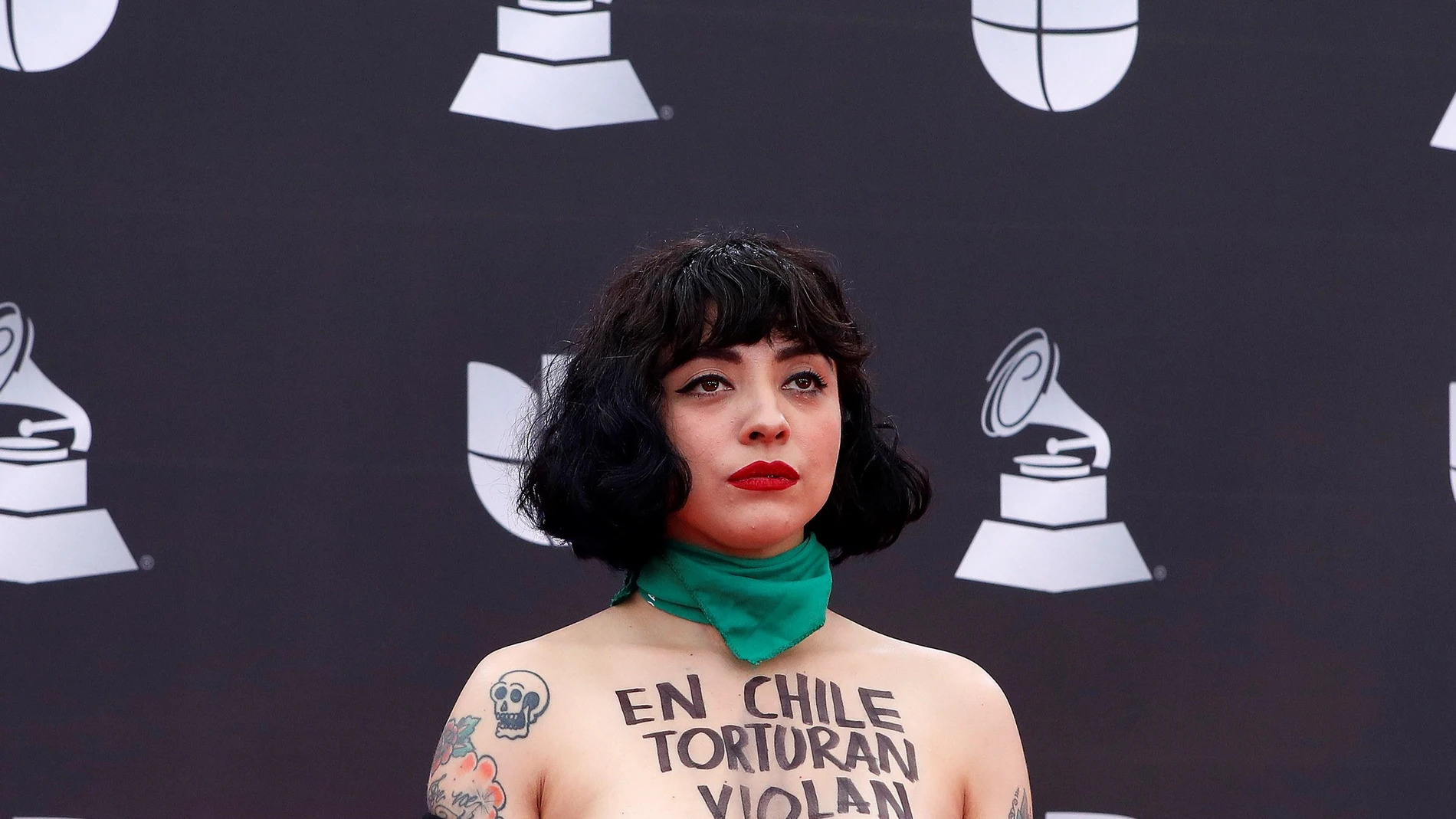La cantante chilena Mon Laferte durante la pregala de los Latin Grammy