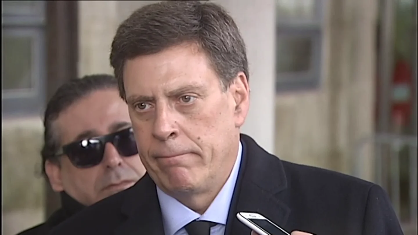 El padre de Diana Quer, tras oír los durísimos detalle del hallazgo del cadáver: "Estoy descompuesto" El padre de Diana Quer, tras oír los durísimos detalle del hallazgo del cadáver: "Estoy descompuesto"