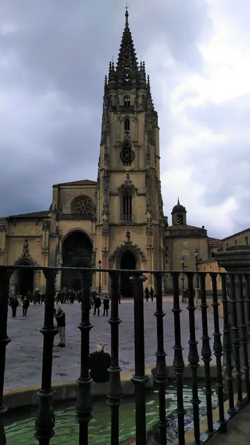 Oviedo (Catedral) Oviedo (Catedral)