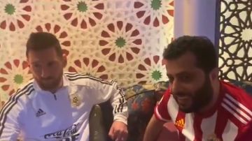 Messi habla con el presidente del Almería