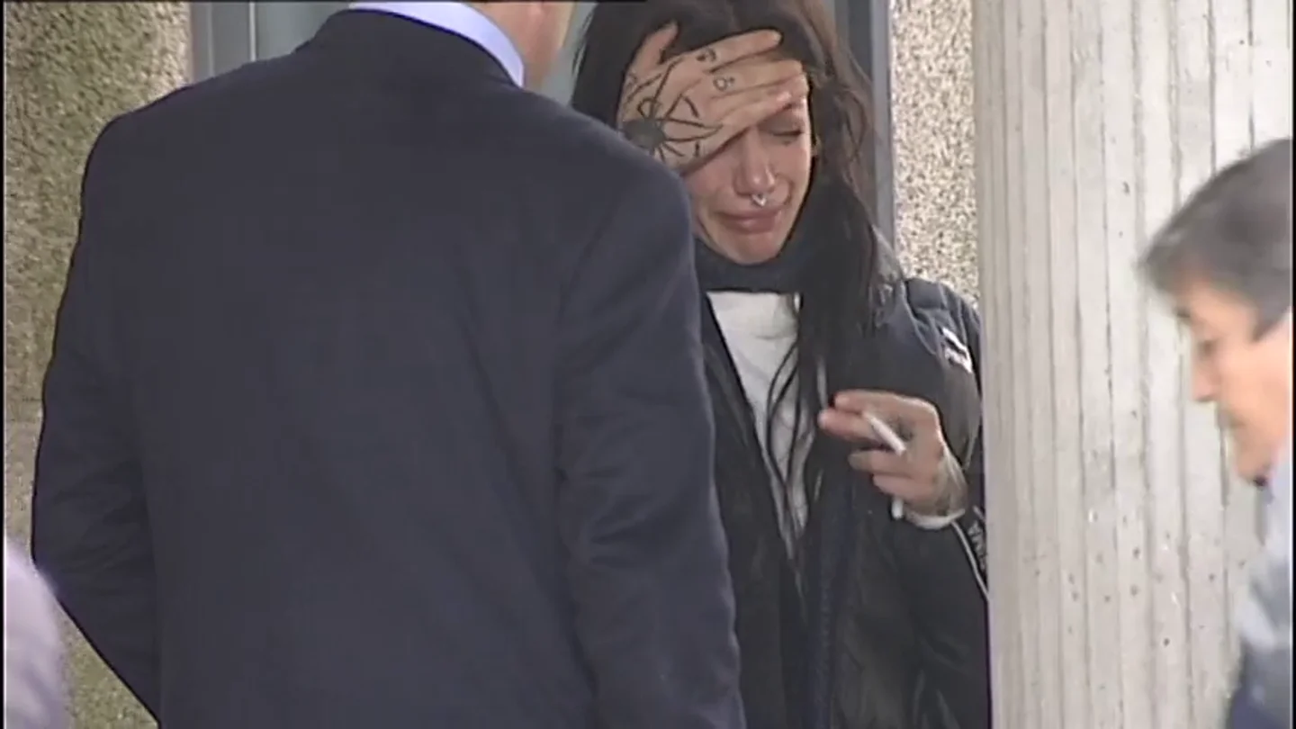 La hermana de Diana Quer sale del juicio destrozada al oír los escabrosos detalles del crimen La hermana de Diana Quer sale del juicio destrozada al oír los escabrosos detalles del crimen