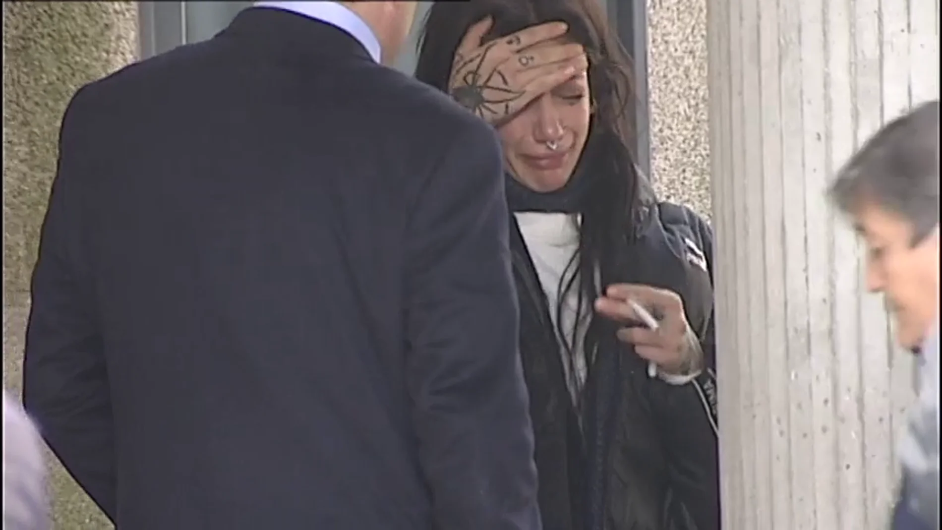 La hermana de Diana Quer sale del juicio destrozada al oír los escabrosos detalles del crimen