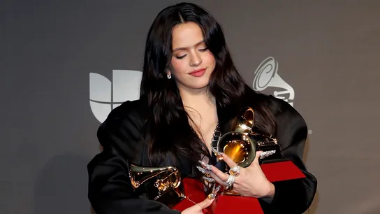 Rosalía, con sus tres Latin Grammy Rosalía, con sus tres Latin Grammy