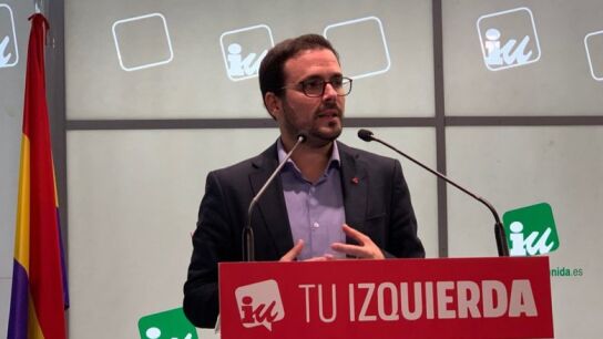 Alberto Garz&oacute;n en la asamblea de IU