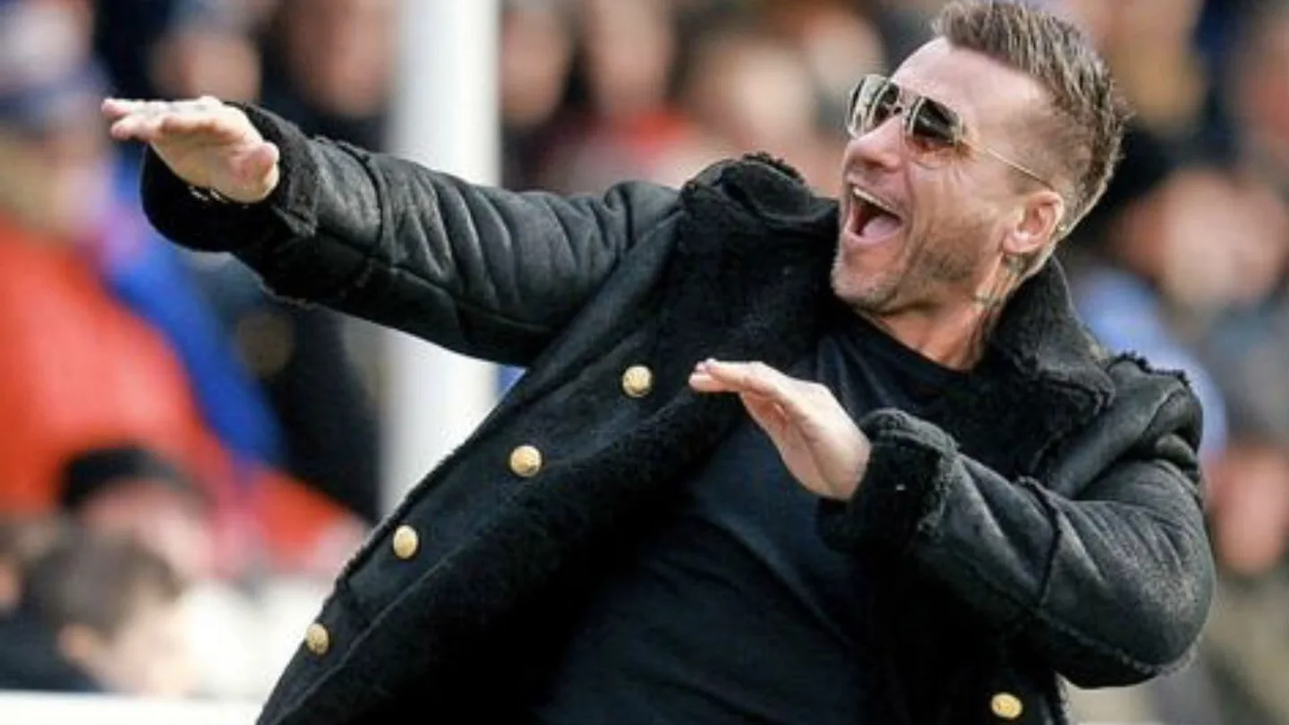 Glenn Tamplin celebra un gol de su equipo Glenn Tamplin celebra un gol de su equipo