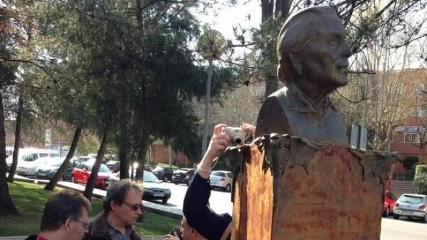 Estatua de La Pasionaria en Rivas Estatua de La Pasionaria en Rivas
