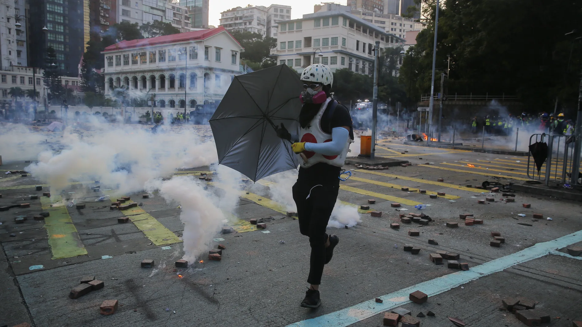Gas lacrimógeno en Hong Kong durante las protestas