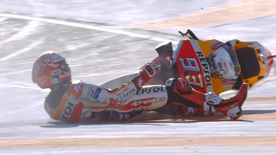 Marc Márquez, al suelo Marc Márquez, al suelo