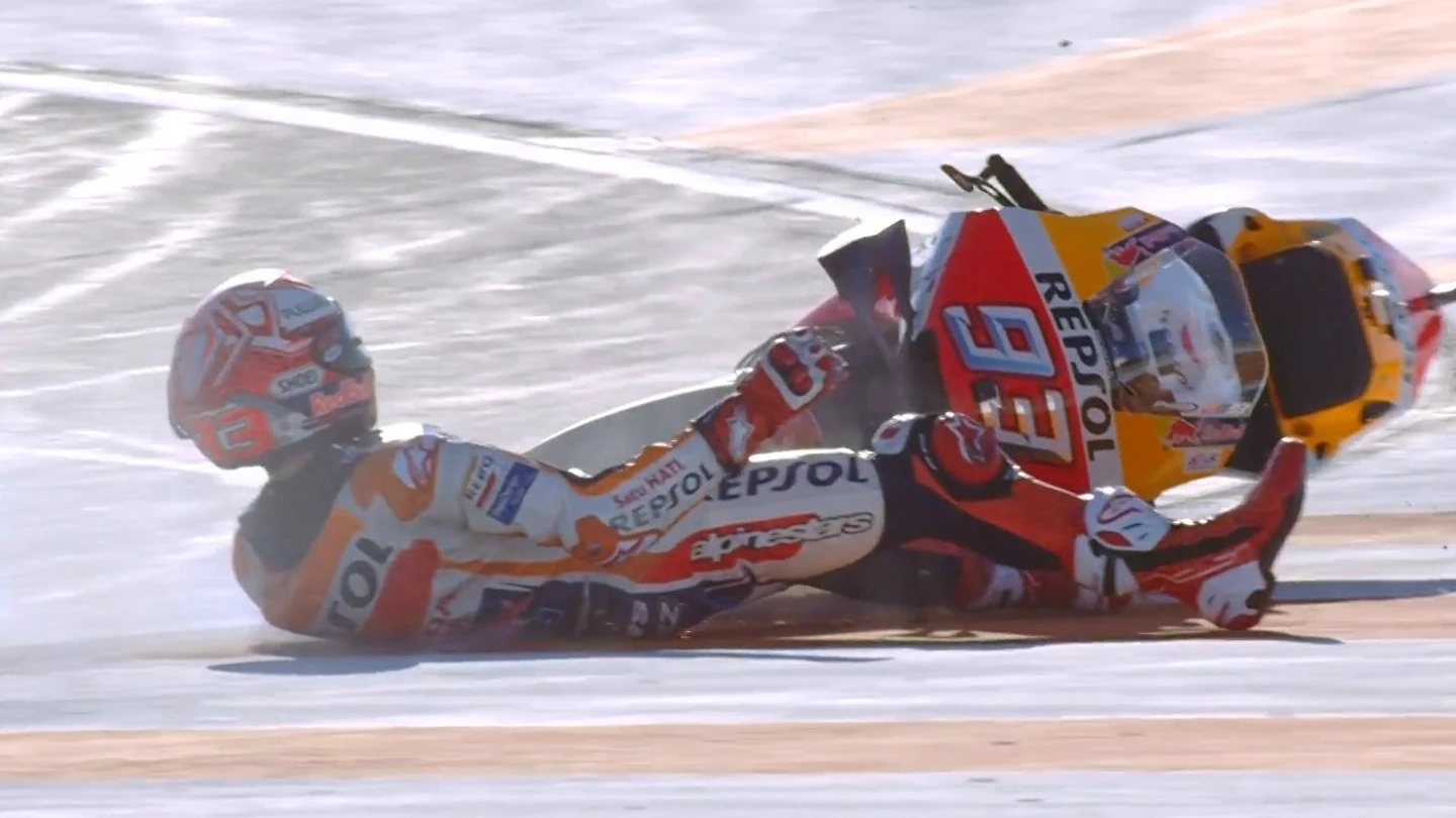 Marc Márquez, al suelo Marc Márquez, al suelo