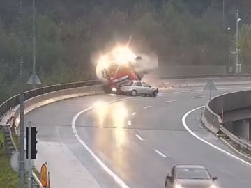 Impactante accidente de tráfico en Eslovenia Impactante accidente de tráfico en Eslovenia