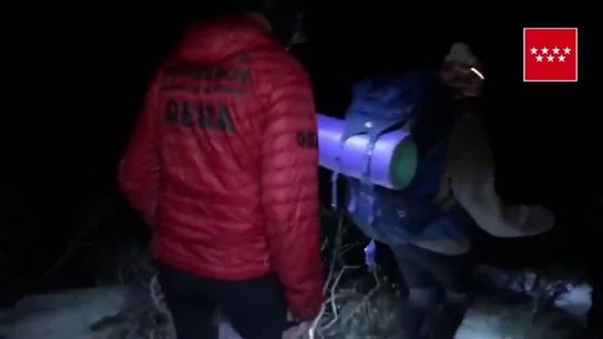 Los Bomberos rescatan a un grupo de niños desorientados en La Pedriza, Madrid Los Bomberos rescatan a un grupo de niños desorientados en La Pedriza, Madrid