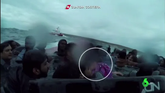 El agónico rescate de una migrante eritrea de cuatro años El agónico rescate de una migrante eritrea de cuatro años