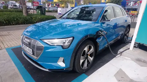 Audi e-Tron 55 Quattro Audi e-Tron 55 Quattro