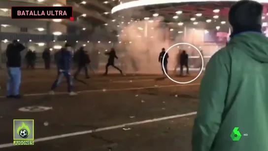 Un padre y su hijo, heridos tras la batalla campal de ultras en Milán Un padre y su hijo, heridos tras la batalla campal de ultras en Milán