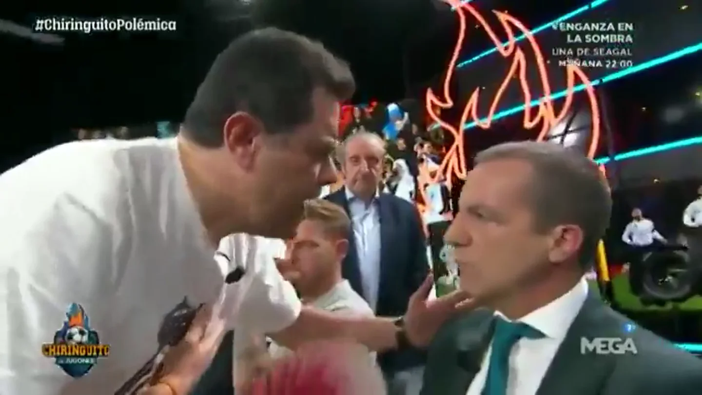 La euforia de Roncero al cantar el himno de la Décima a Cristóbal Soria: "Toma mi serranito" La euforia de Roncero al cantar el himno de la Décima a Cristóbal Soria: "Toma mi serranito"