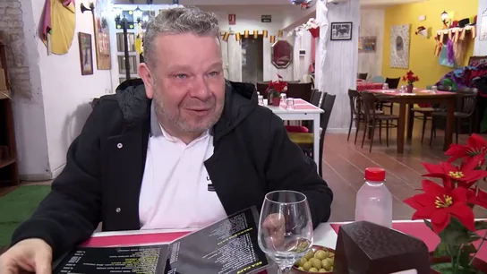 'Gambón to' al ajillo' y otros platos de la carta en inglés del 'Lolailo' con los que Chicote se lo pasa "pirata": "¡Esto es divertidísimo!" 'Gambón to' al ajillo' y otros platos de la carta en inglés del 'Lolailo' con los que Chicote se lo pasa "pirata": "¡Esto es divertidísimo!"