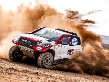 Fernando Alonso debutará en enero en el Rally Dakar Fernando Alonso debutará en enero en el Rally Dakar