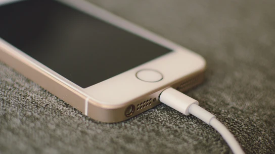 La forma más segura de cargar tu móvil en un puerto USB público La forma más segura de cargar tu móvil en un puerto USB público