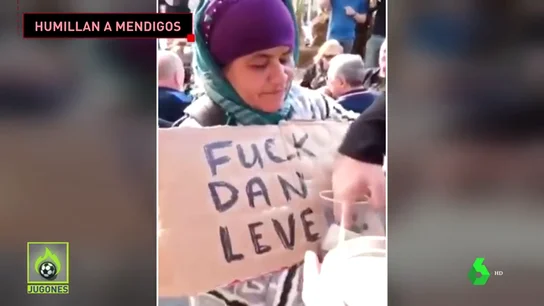 Hooligans del Chelsea roban el dinero y humillan a mendigas en Valencia Hooligans del Chelsea roban el dinero y humillan a mendigas en Valencia