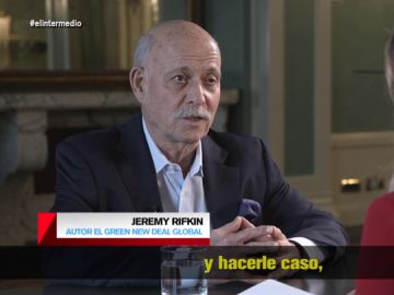 Jeremy Rifkin, economista y sociólogo estadounidense. Jeremy Rifkin, economista y sociólogo estadounidense.