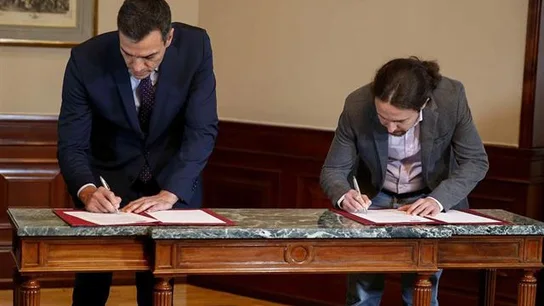 Pedro Sánchez y Pablo Iglesias cuando firmaron el preacuerdo de gobierno. Unidas Podemos aspira a liderar un ministerio de universidades. /EFE Pedro Sánchez y Pablo Iglesias cuando firmaron el preacuerdo de gobierno. Unidas Podemos aspira a liderar un ministerio de universidades. /EFE