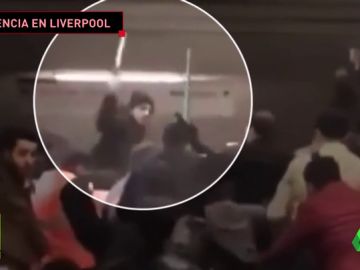 Ultras del Nápoles siembran el caos en Nápoles: "¡Rata! ¡Me haces daño!" Ultras del Nápoles siembran el caos en Nápoles: "¡Rata! ¡Me haces daño!"