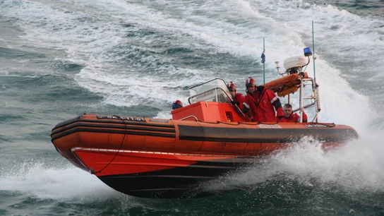 Una embarcación de Salvamento Marítimo Una embarcación de Salvamento Marítimo