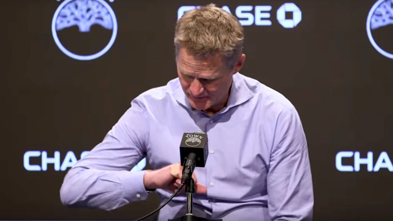 Steve Kerr en sala de prensa