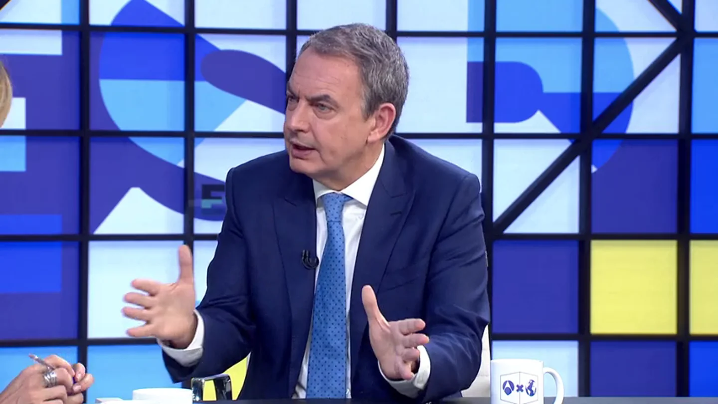Zapatero recuerda el papel "decisivo" de Otegi en las negociaciones del fin de la violencia de ETA Zapatero recuerda el papel "decisivo" de Otegi en las negociaciones del fin de la violencia de ETA