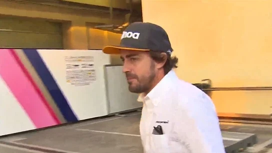 Fernando Alonso, en Yas Marina viendo el GP de Abu Dabi Fernando Alonso, en Yas Marina viendo el GP de Abu Dabi