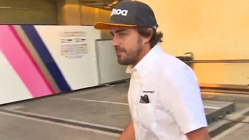 Fernando Alonso, en Yas Marina viendo el GP de Abu Dabi