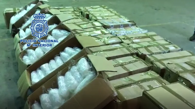 La Policía Nacional interviene 631 kilos de metanfetamina en Badalona La Policía Nacional interviene 631 kilos de metanfetamina en Badalona
