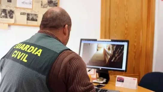 La Guardia Civil detiene a una joven por intentar matar a su madre en Torreagüera La Guardia Civil detiene a una joven por intentar matar a su madre en Torreagüera