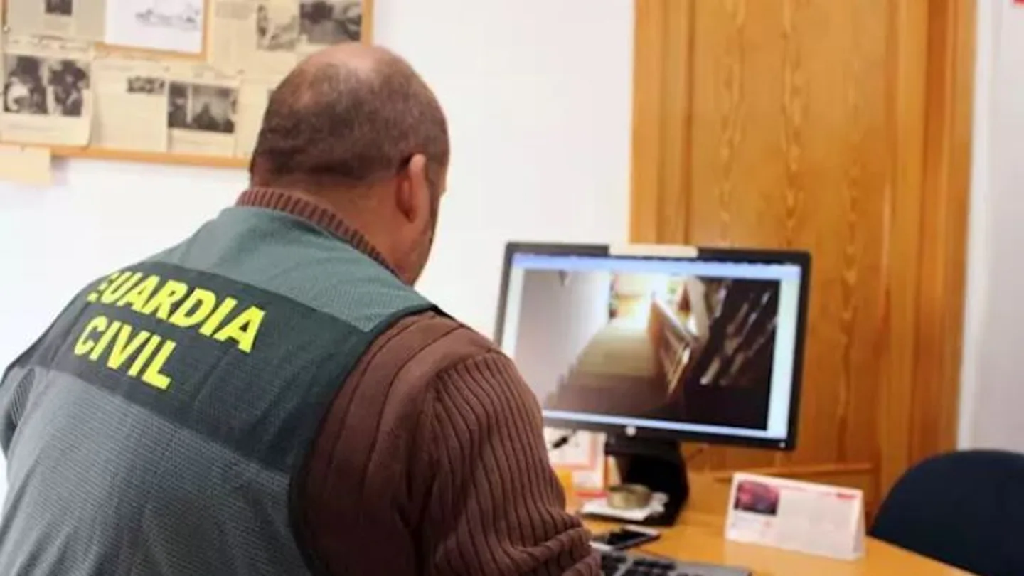 La Guardia Civil detiene a una joven por intentar matar a su madre en Torreagüera La Guardia Civil detiene a una joven por intentar matar a su madre en Torreagüera