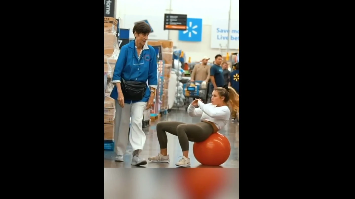 Kinsey Wolanski, haciendo gimnasia urbana Kinsey Wolanski, haciendo gimnasia urbana