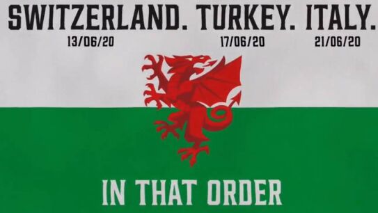 Gales y la bandera para anunciar a sus rivales en la Eurocopa 