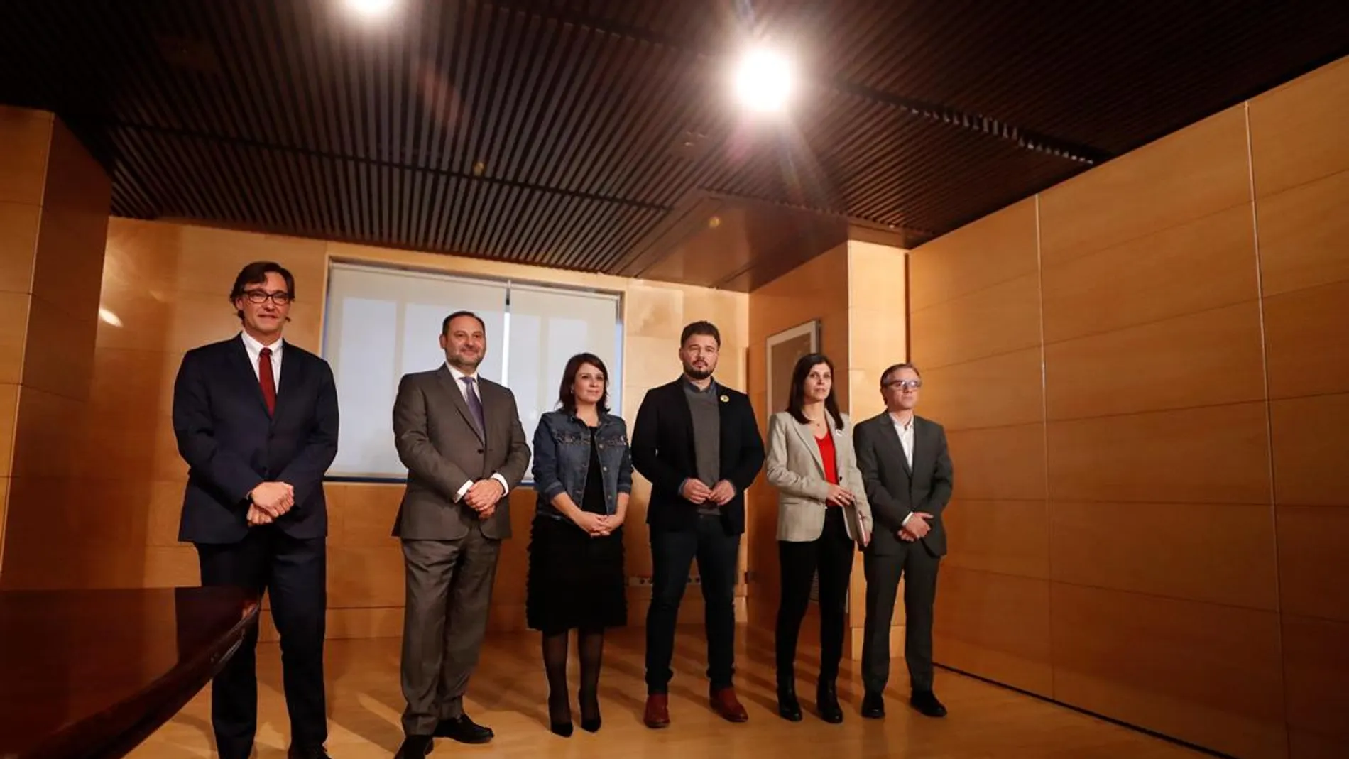 Fotografía tras la reunión PSOE-ERC