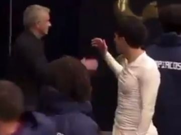 Mourinho pasa de Heu-Ming Son Mourinho pasa de Heu-Ming Son