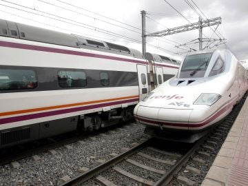 Llegada de un tren AVE a la Estación Campo Grande de Valladolid Llegada de un tren AVE a la Estación Campo Grande de Valladolid