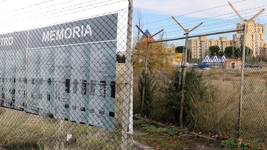 El memorial a los represaliados por el franquismo en la cárcel de Carabanchel y la valla de la cárcel tras ser arrancado El memorial a los represaliados por el franquismo en la cárcel de Carabanchel y la valla de la cárcel tras ser arrancado