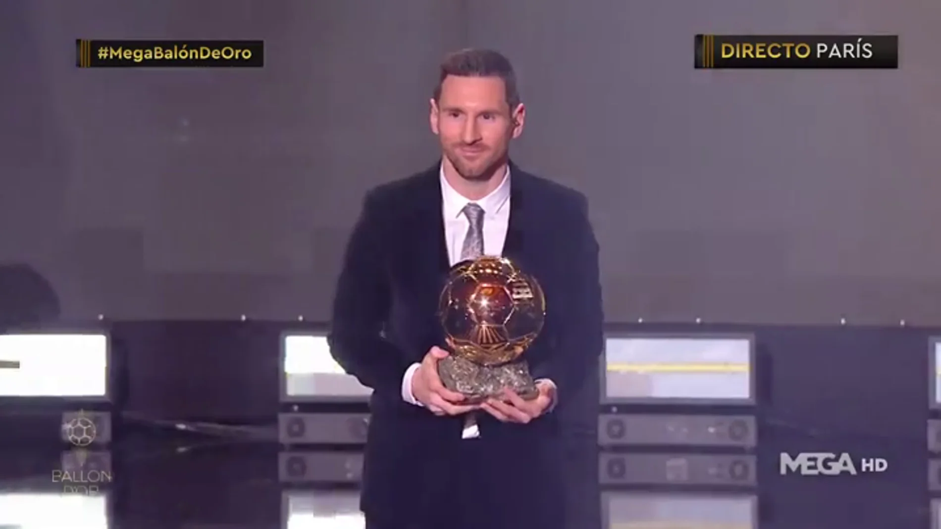 Leo Messi levanta en París su sexto Balón de Oro y desempata con Cristiano Ronaldo como el mejor de la historia