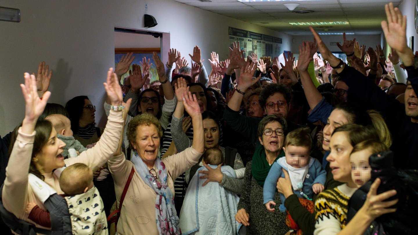Los empleados del Hospital de Verín se encierran por la supresión del paritorio Los empleados del Hospital de Verín se encierran por la supresión del paritorio