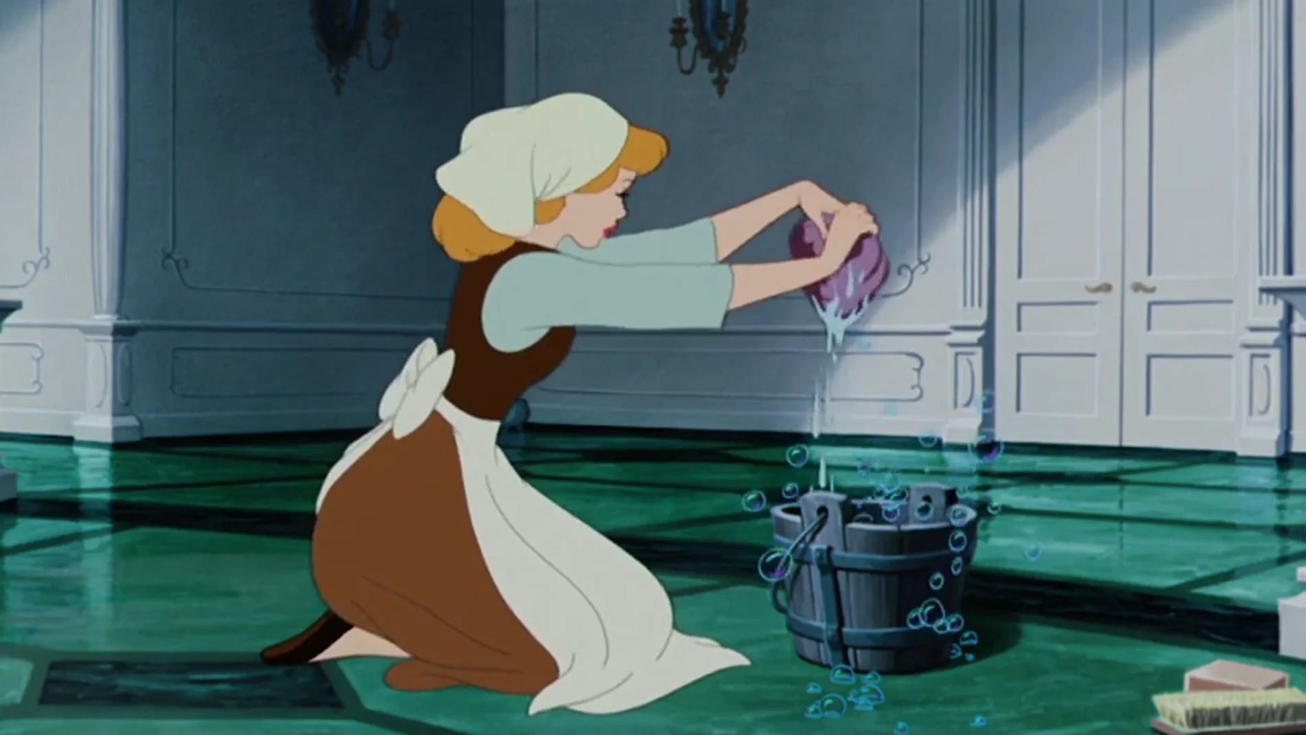 De limpiar y ser amadas a convertirse en heroínas que lideran una lucha: la evolución de las princesas Disney